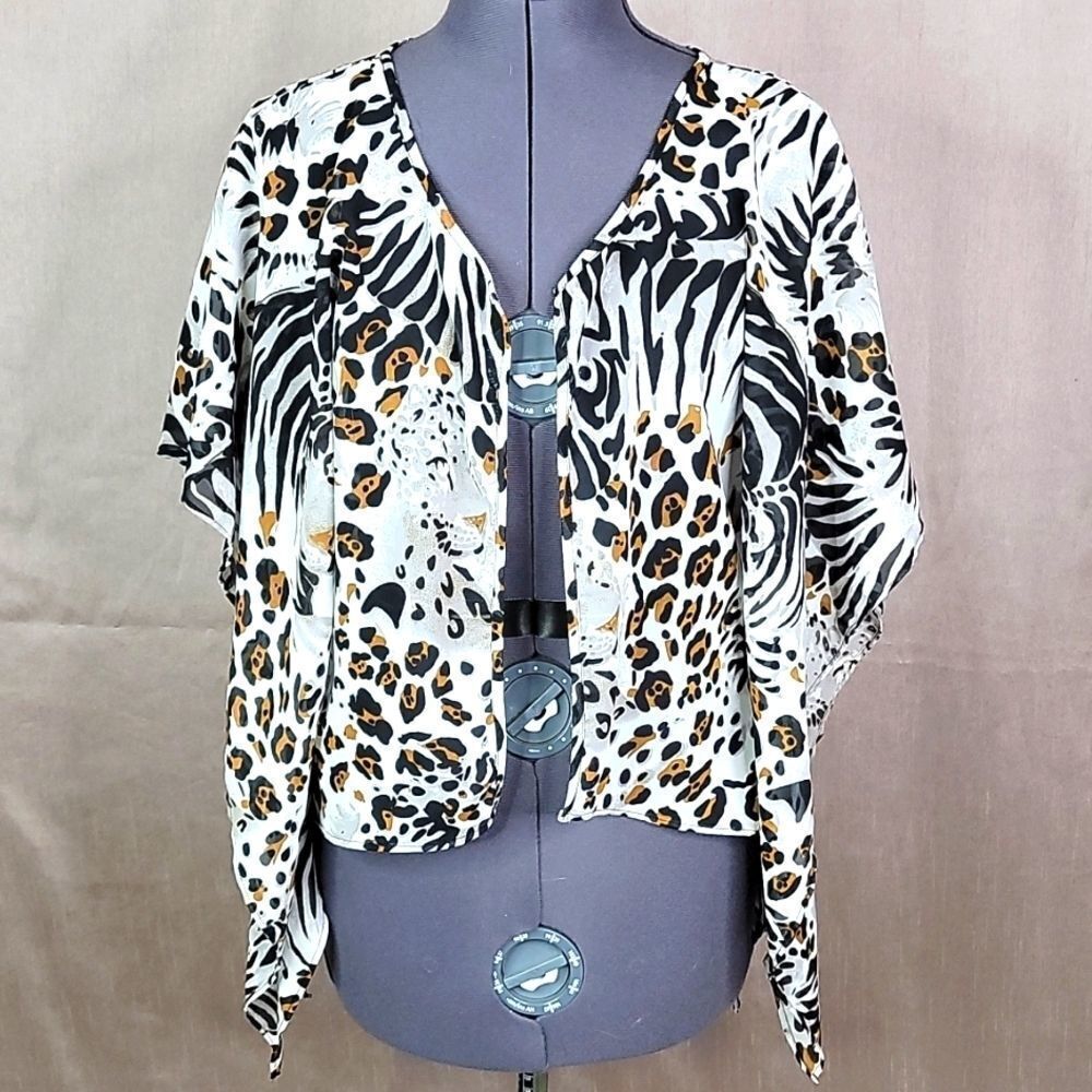 DECODED Animal Print Cape‎ Medium